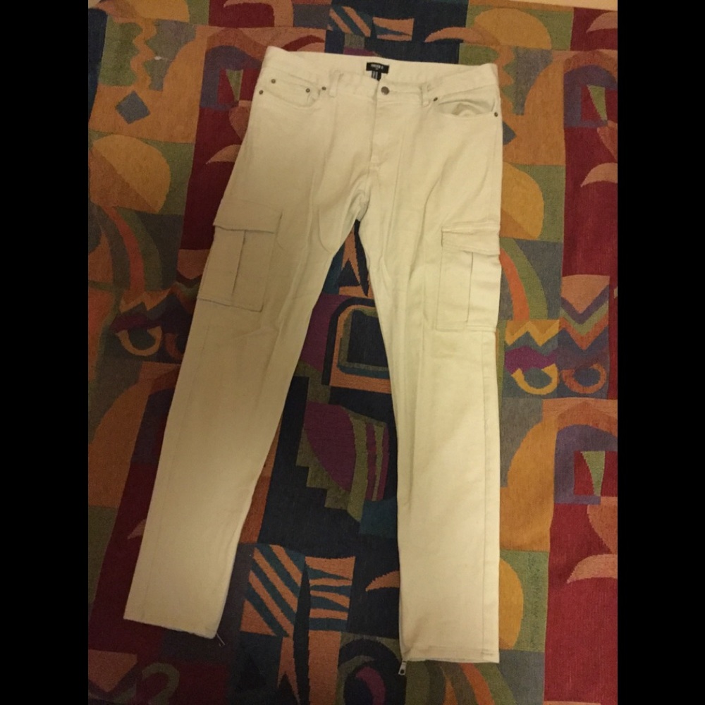 Skinny fit cargo pants with zipper